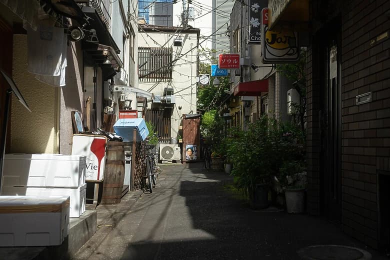 細い路地