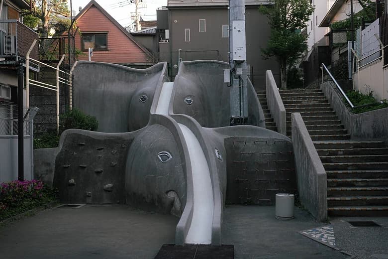 公園のすべり台