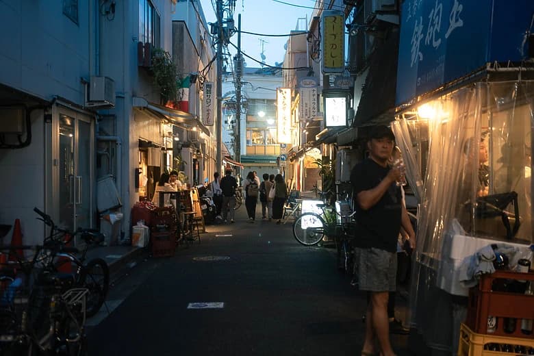 青い時間の路地